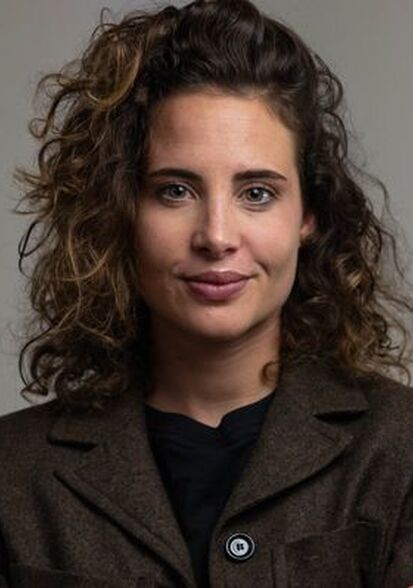 Julia D., Biba Model Management