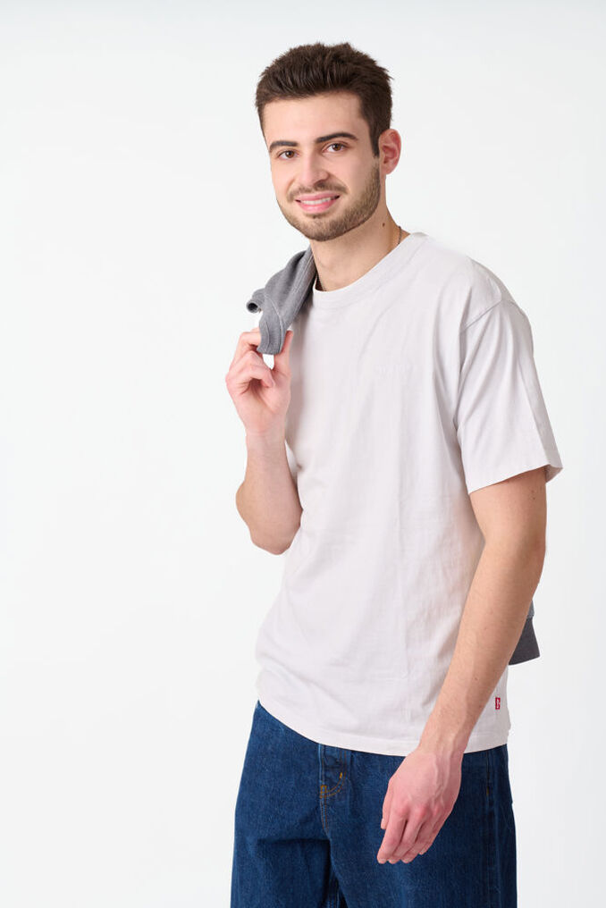 Leandro L.