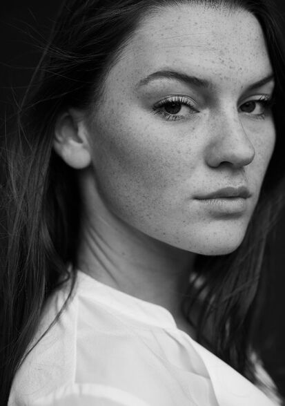 Laura R., Biba Model Management