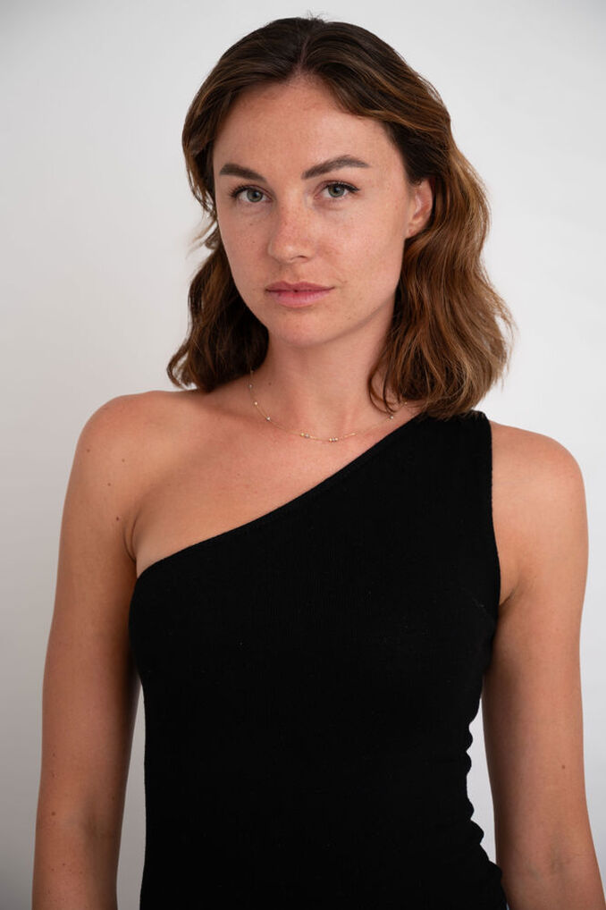 Laura Bu  .