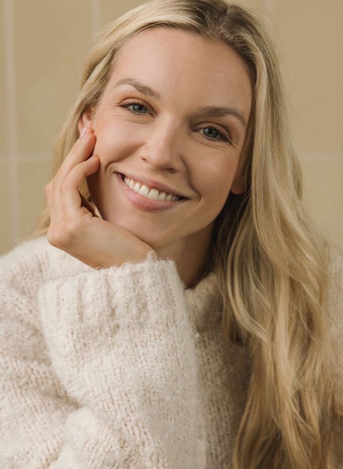 Laura L.