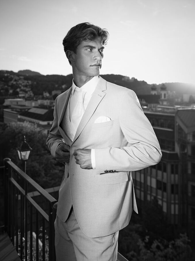 Jannis E.