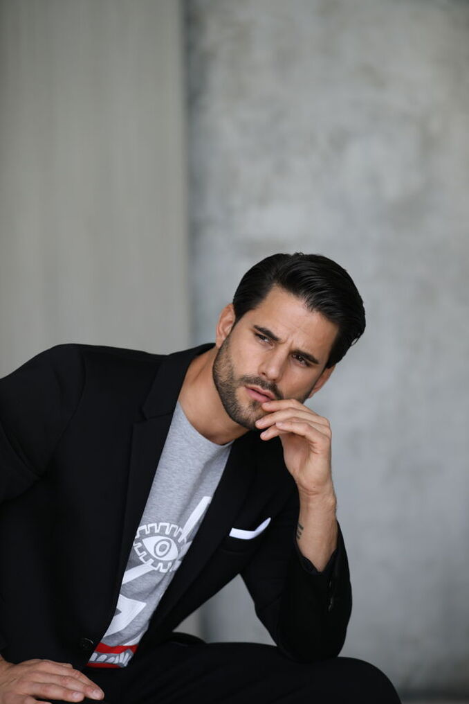 Yves U.