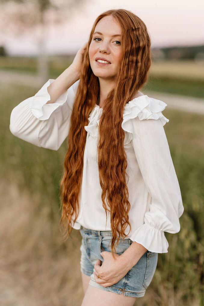 Vivien R.
