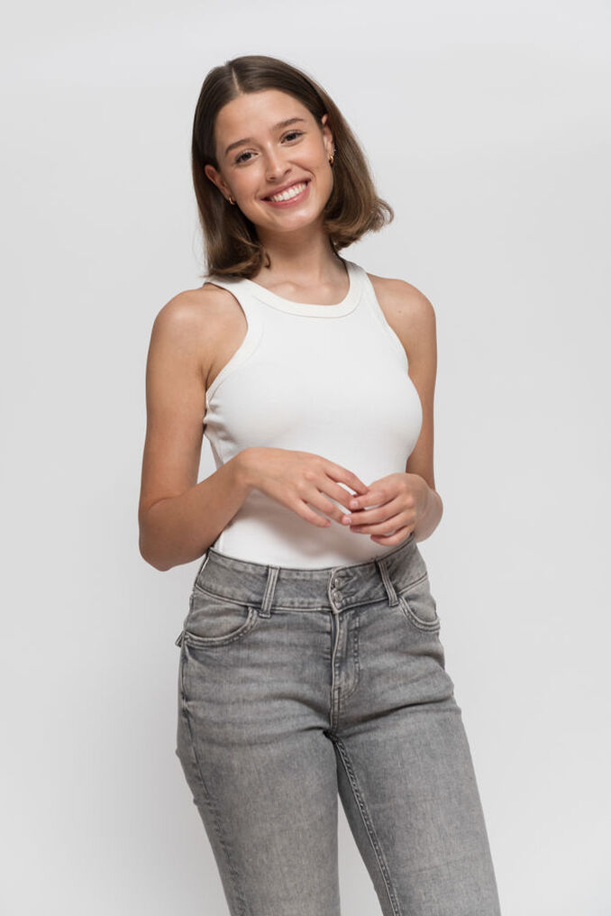 Amina E.
