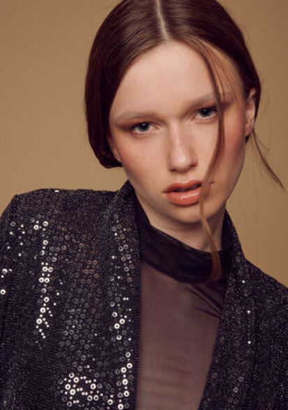 Amelia C., Biba Model Management