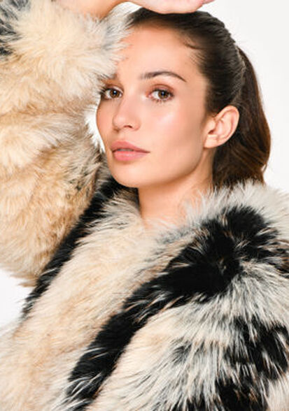 Laura U., Biba Model Management