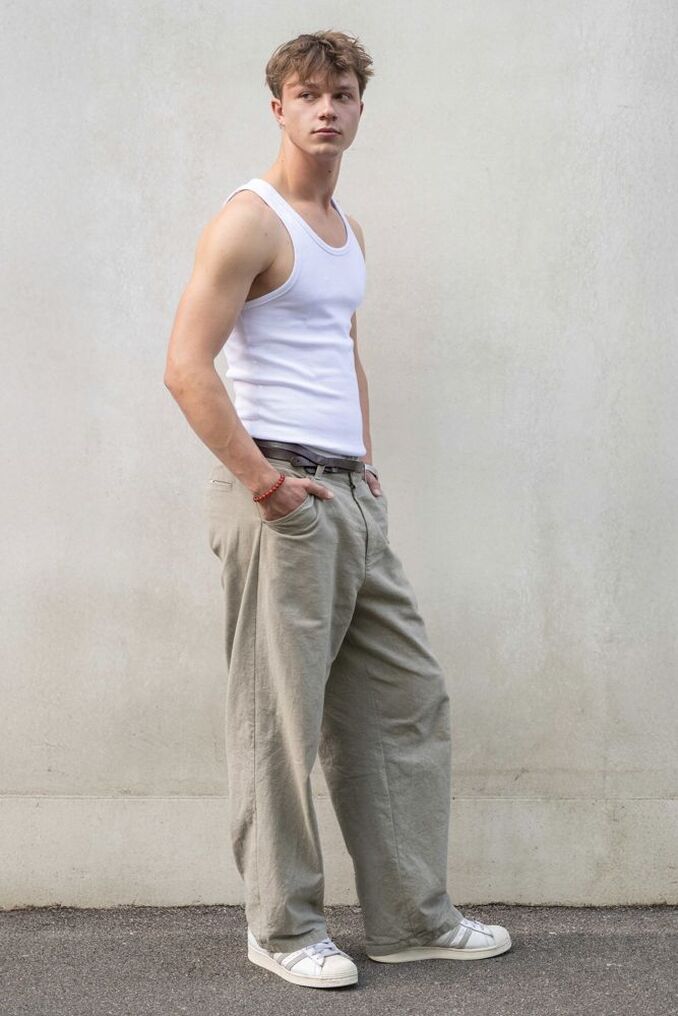 Max B.