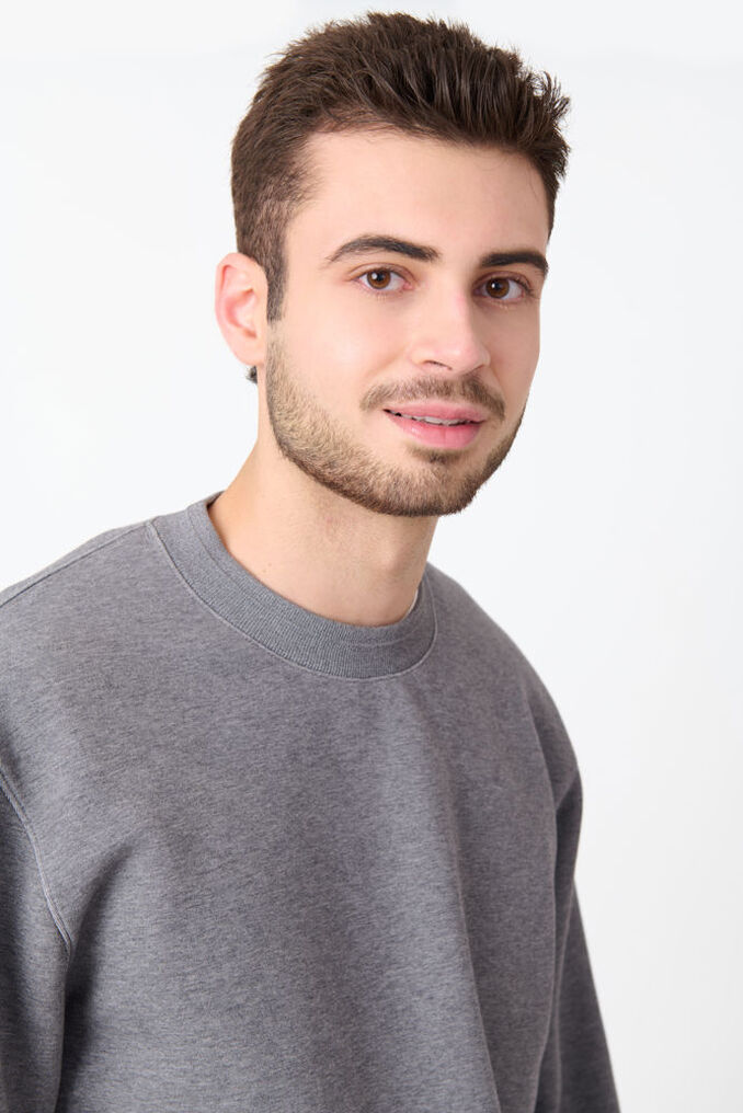 Leandro L.