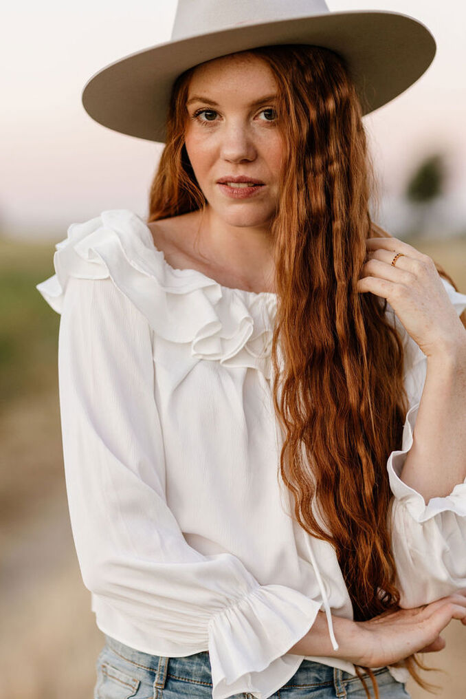 Vivien R.