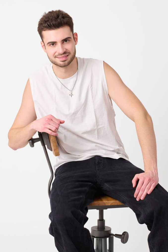 Leandro L.