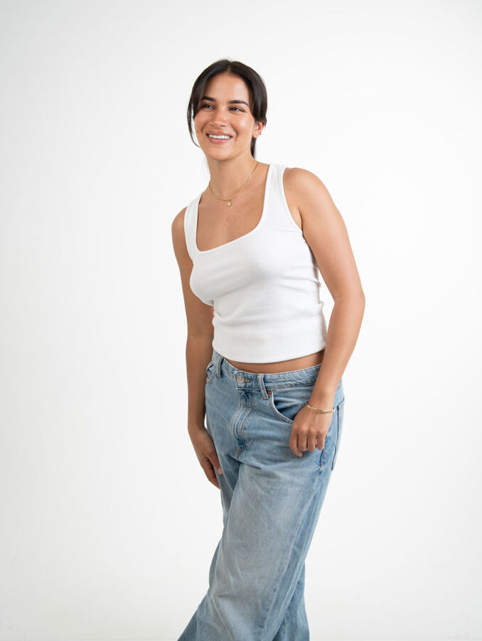 Aida N.