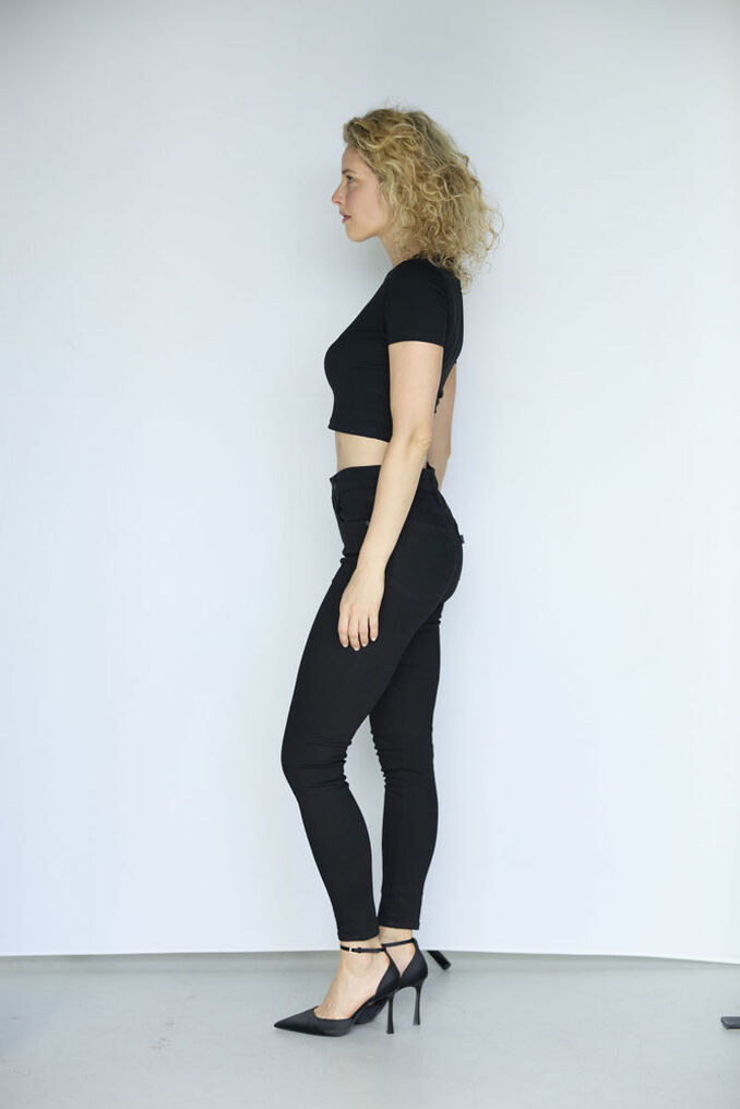 Paula F.