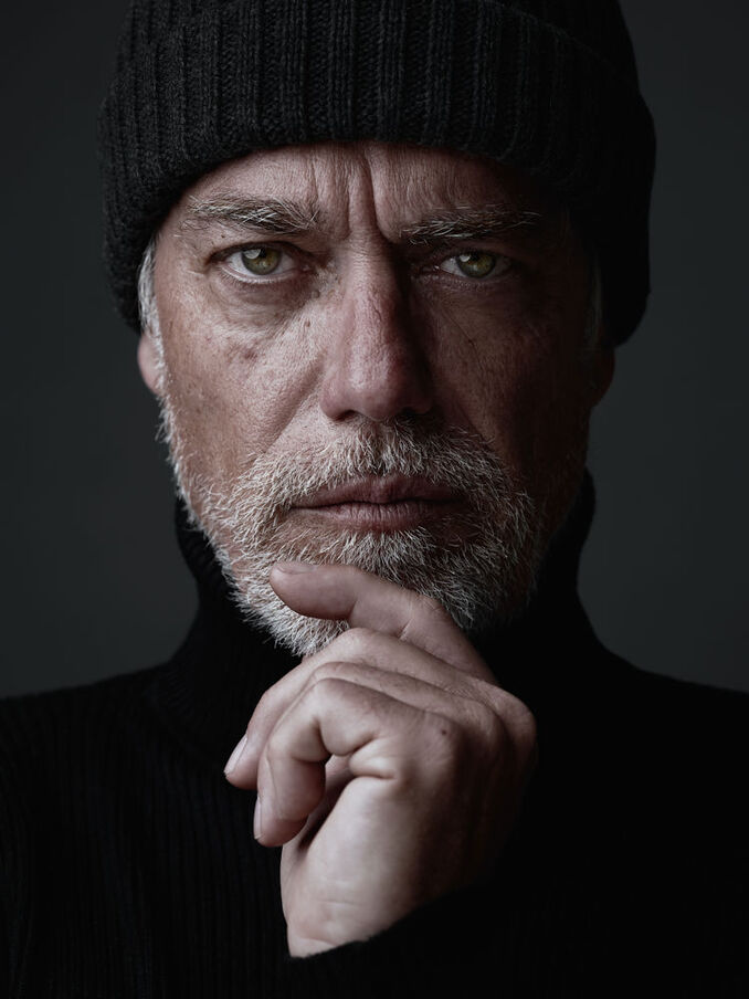 Gerhard V.