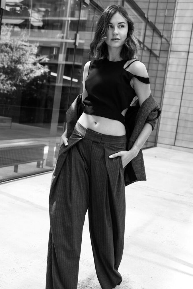 Laura Bu  .