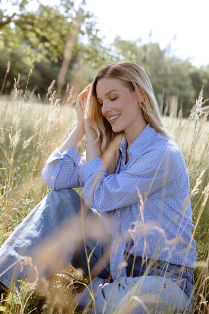 Laura L.