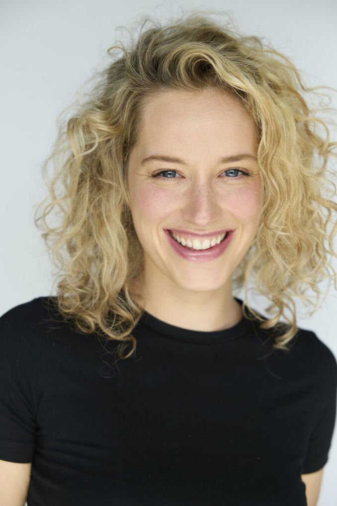 Paula F.