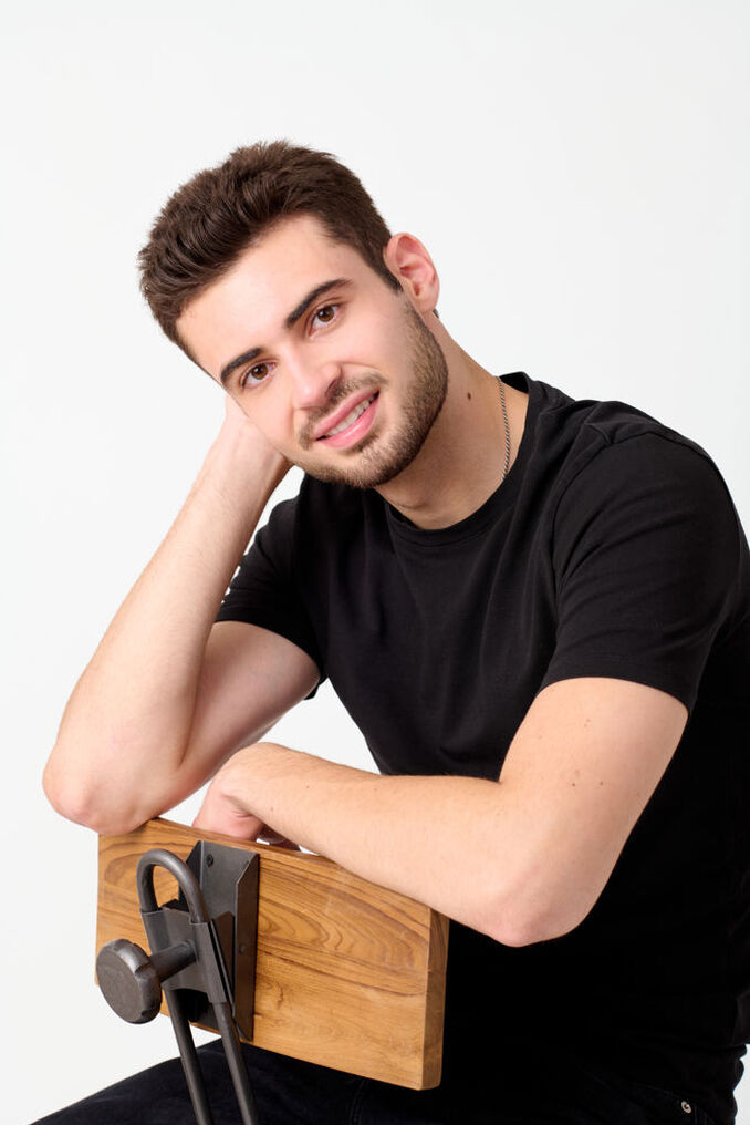 Leandro L.