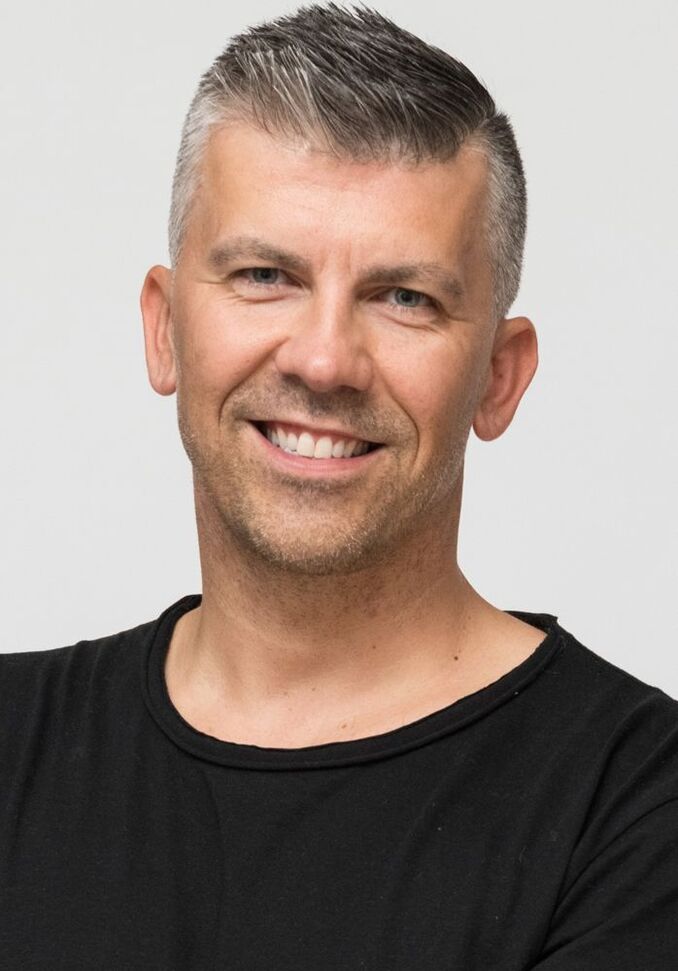 Tomas S.