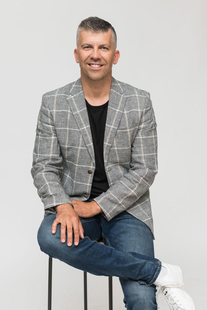 Tomas S.