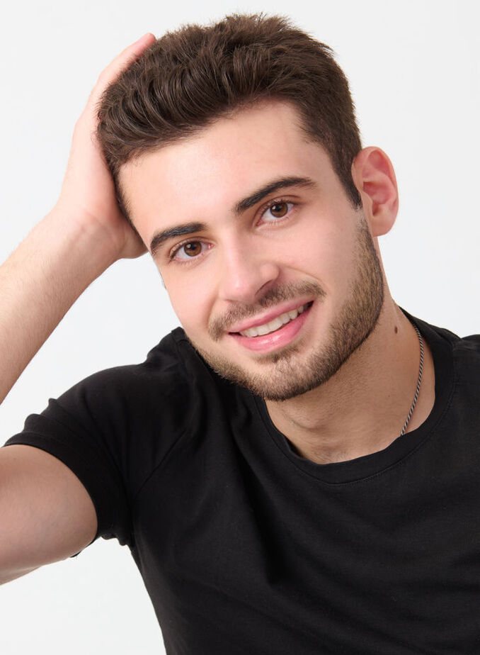 Leandro L.